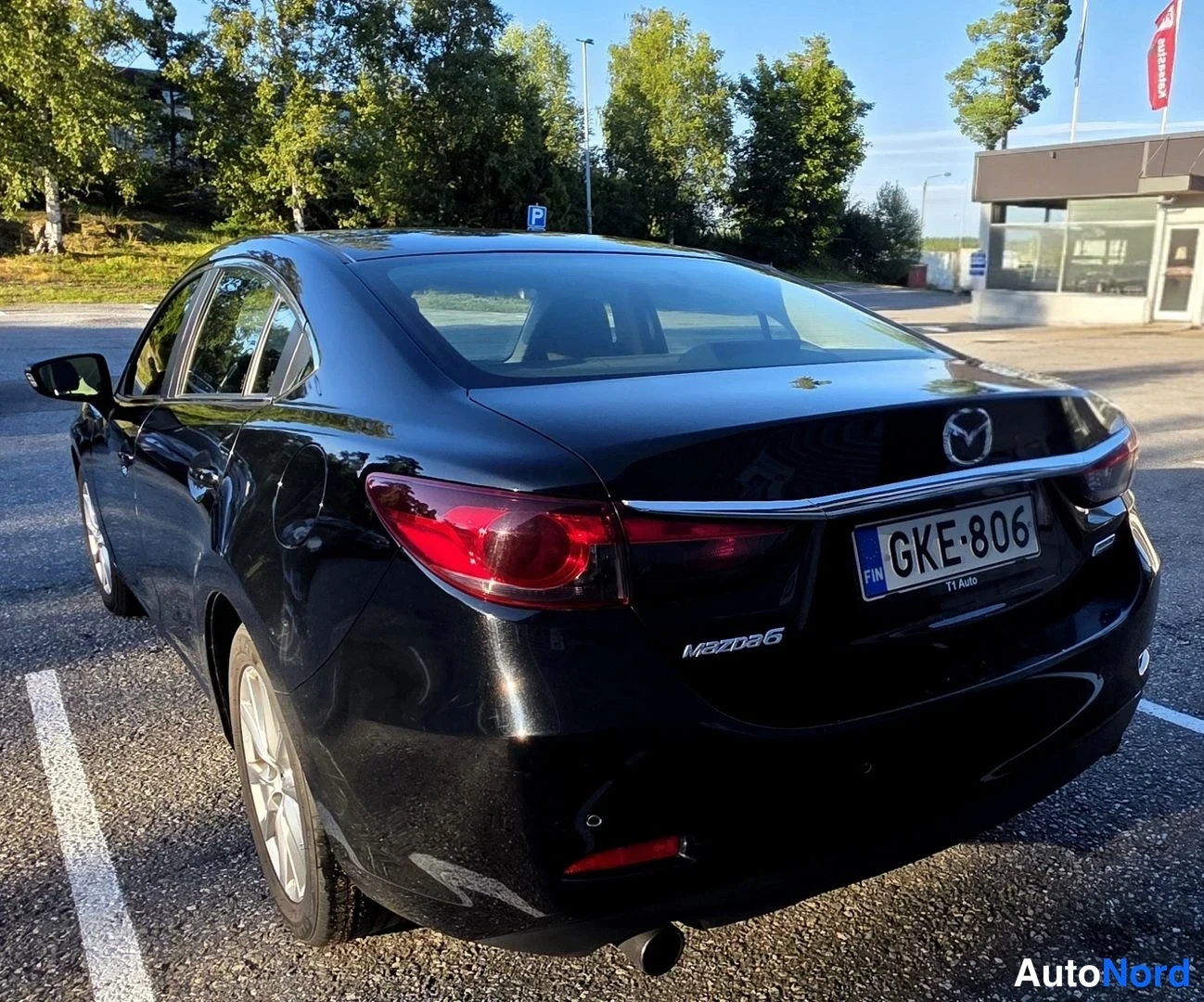 Musta Mazda 6 2014, takaviisto, kuva 13