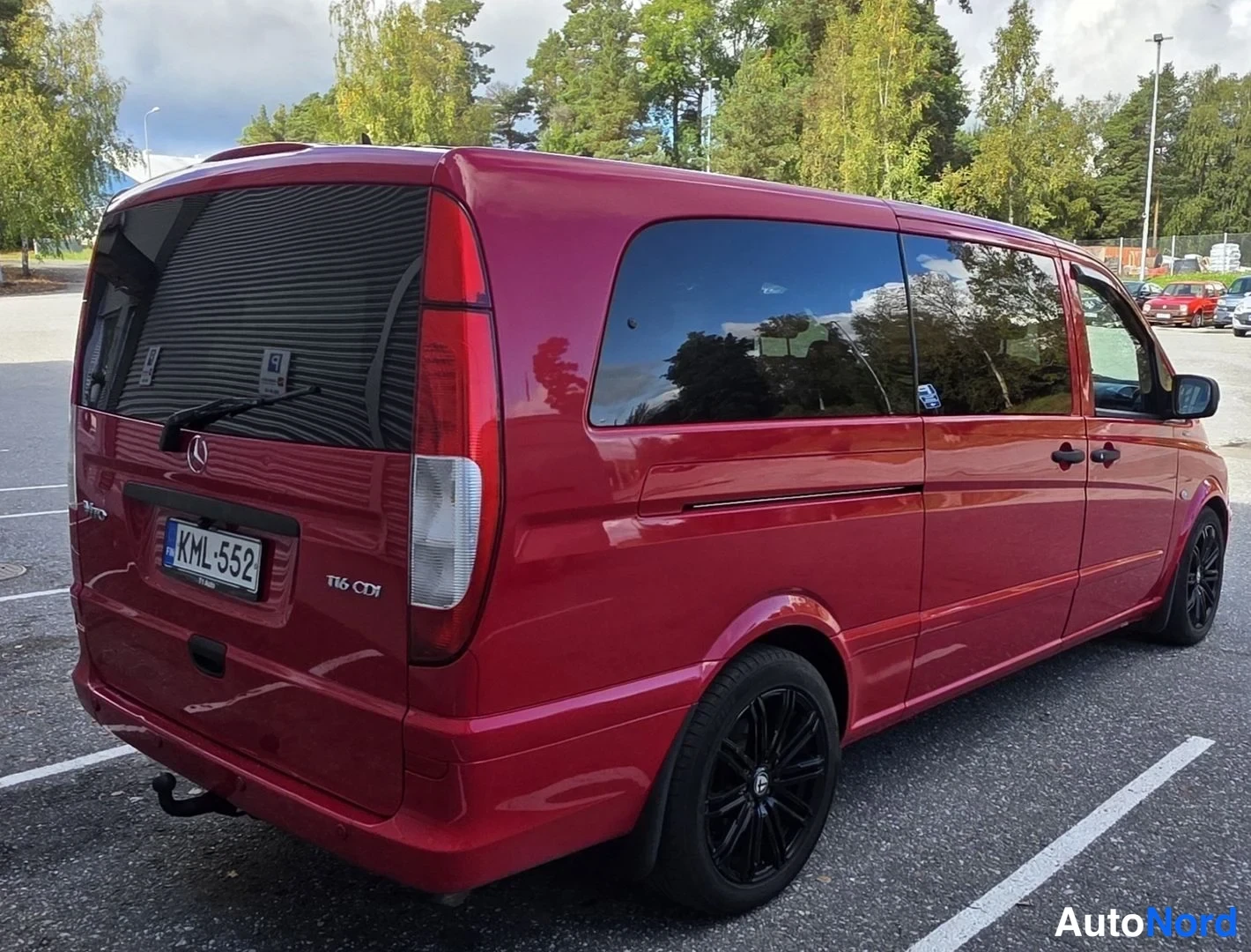 Punainen Mercedes-Benz Vito 116 CDI 2013, takaviisto, kuva 16