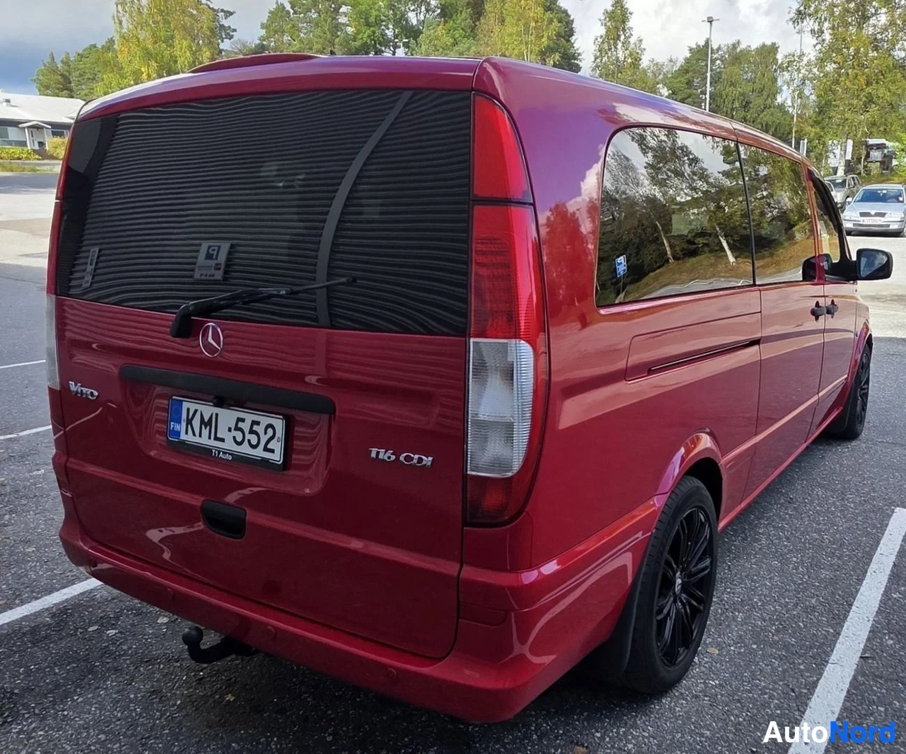 Punainen Mercedes-Benz Vito 116 CDI 2013, takaviisto, kuva 17