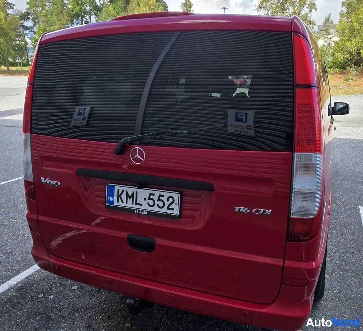 Punainen Mercedes-Benz Vito 116 CDI 2013, takaviisto, kuva 18