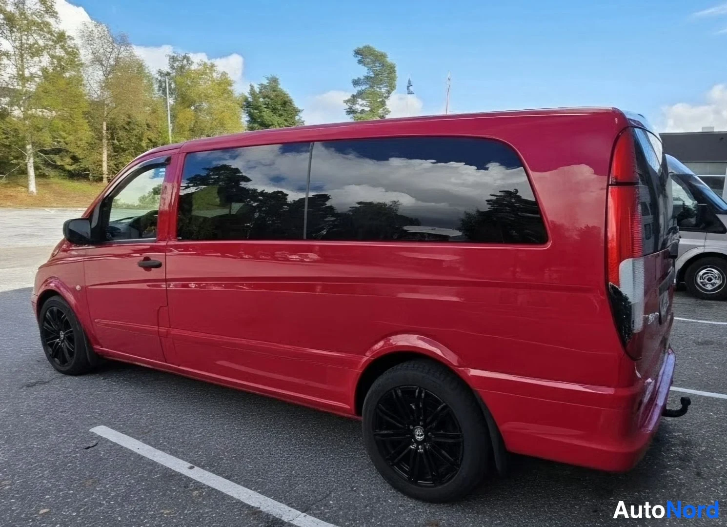 Punainen Mercedes-Benz Vito 116 CDI 2013, takaviisto, kuva 21