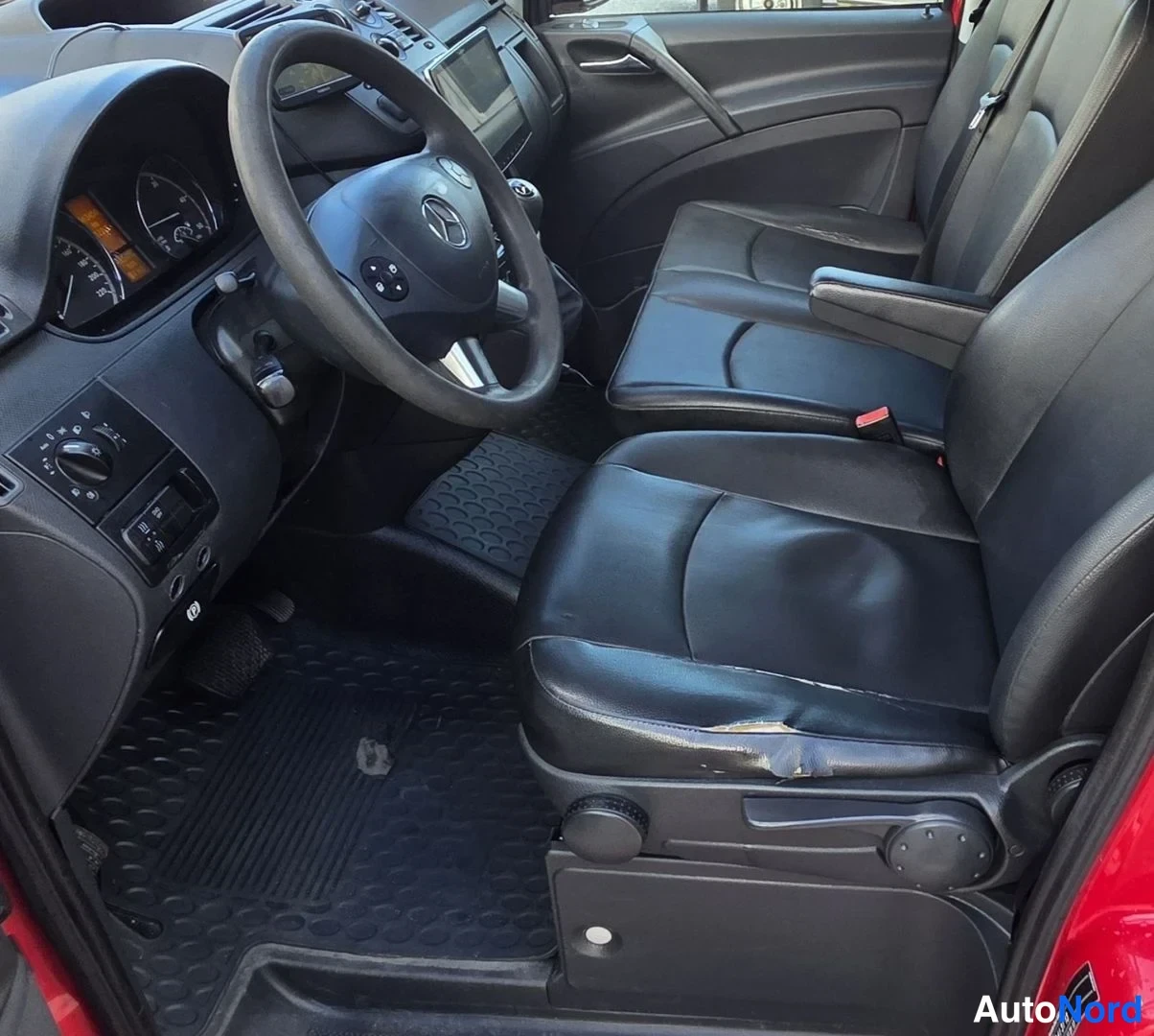 Punainen Mercedes-Benz Vito 116 CDI 2013, etuistuimet, kuva 24