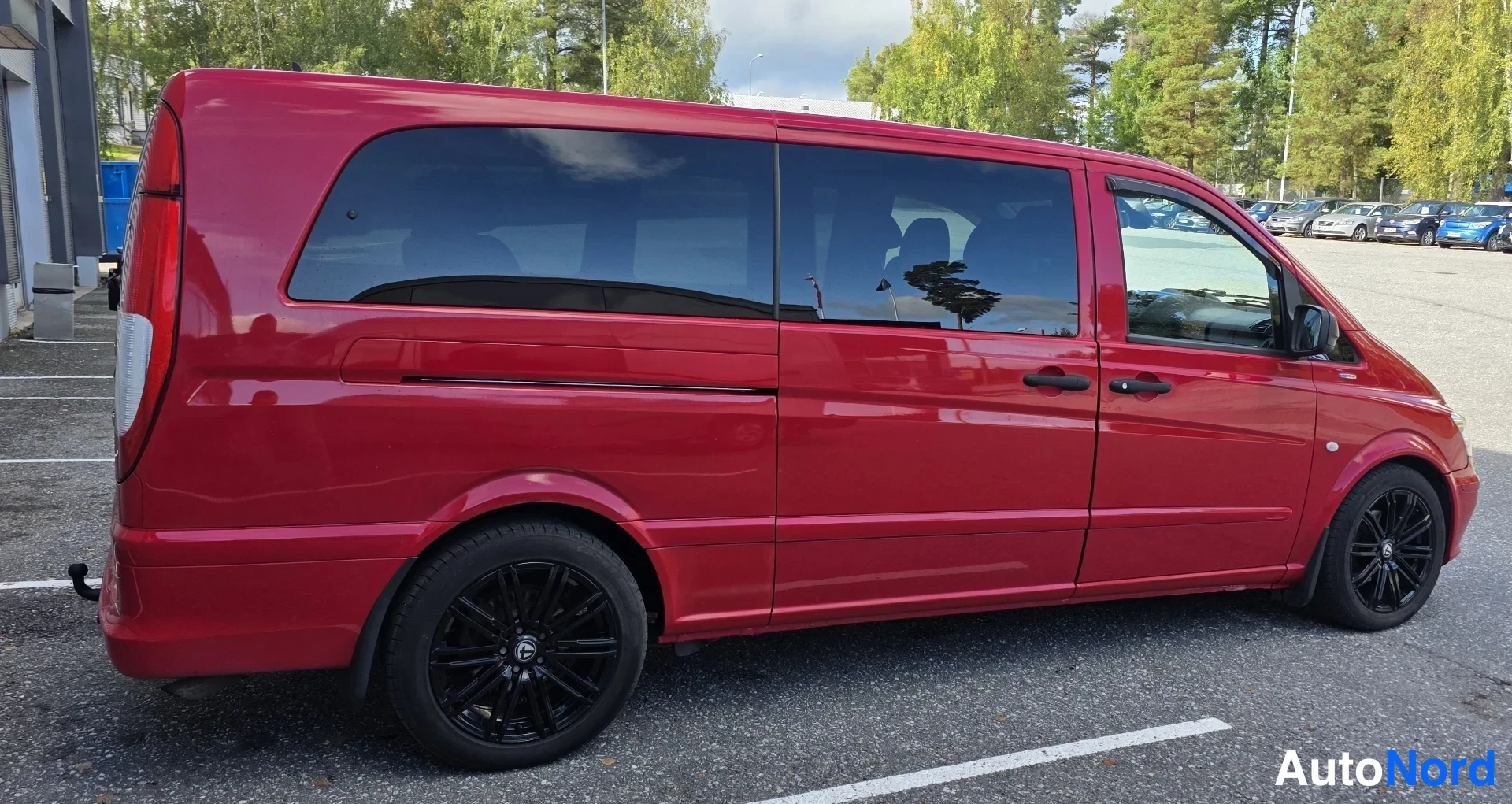 Punainen Mercedes-Benz Vito 116 CDI 2013, takaviisto, kuva 14