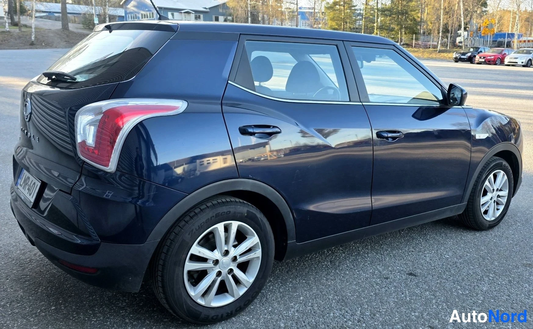 Sininen Ssangyong Tivoli 2015, takaviisto, kuva 12