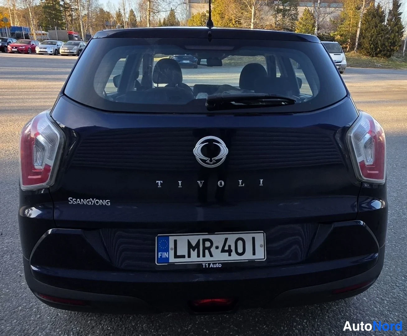 Sininen Ssangyong Tivoli 2015, takaa, kuva 13