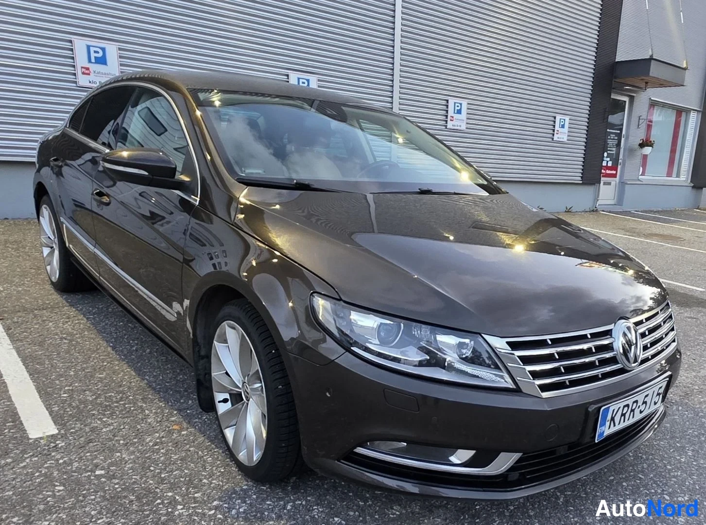 Ruskea Volkswagen CC 2012, etuviisto, keula oikealle, kuva 6