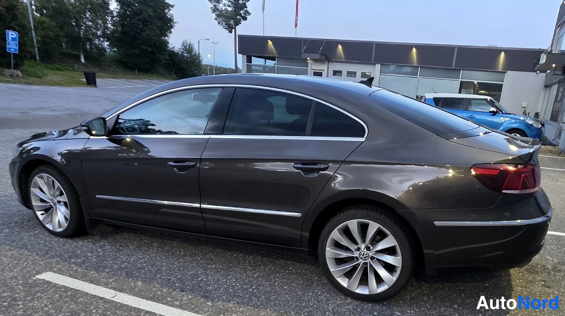 Ruskea Volkswagen CC 2012, takaviisto, kuva 15