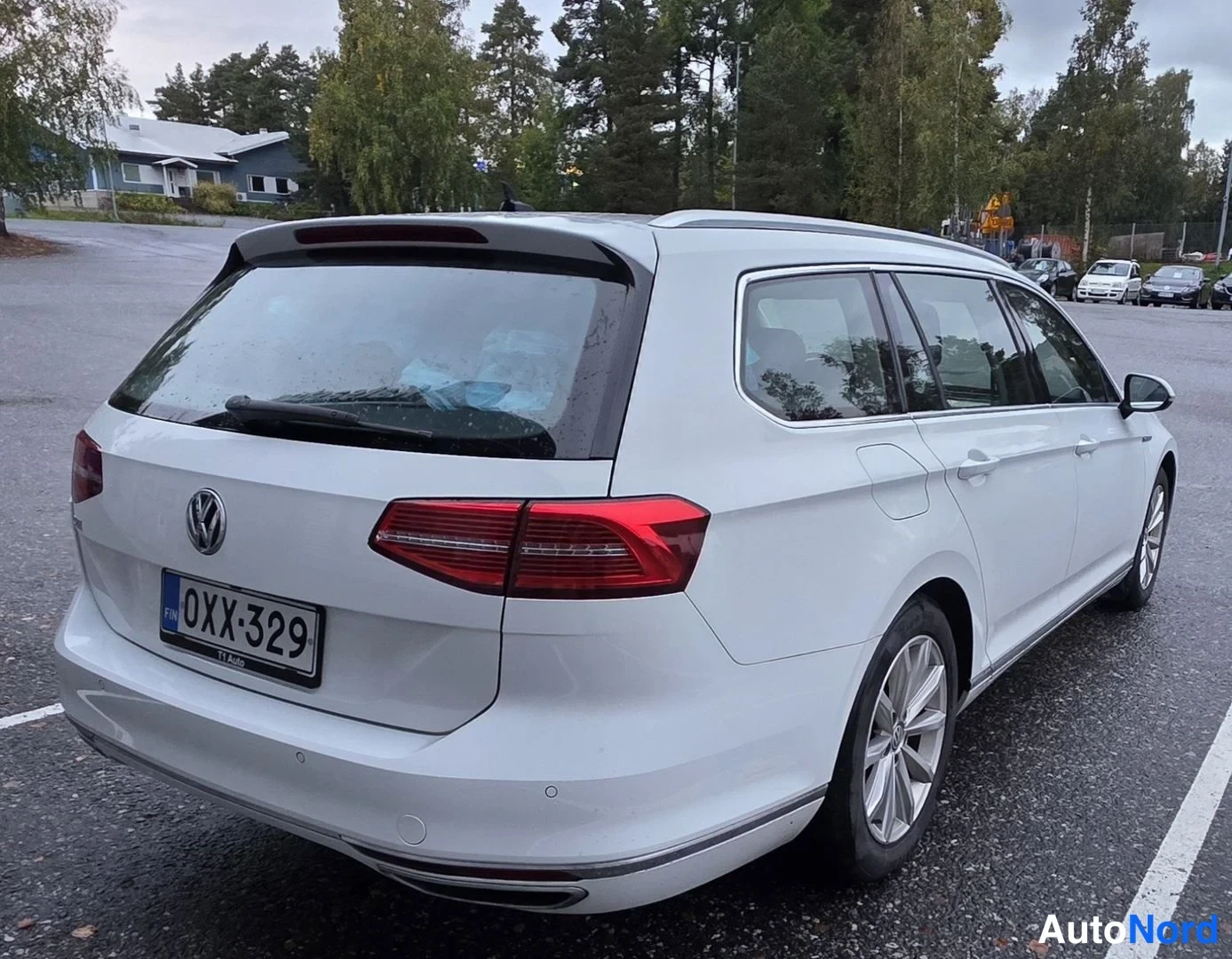 Valkoinen Volkswagen Passat 2016, takaviisto, kuva 21