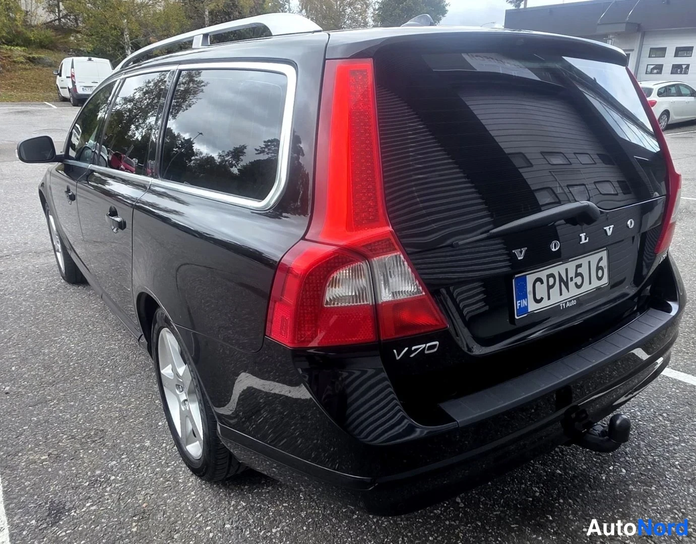 Musta Volvo V70 2011, takaviisto, kuva 18