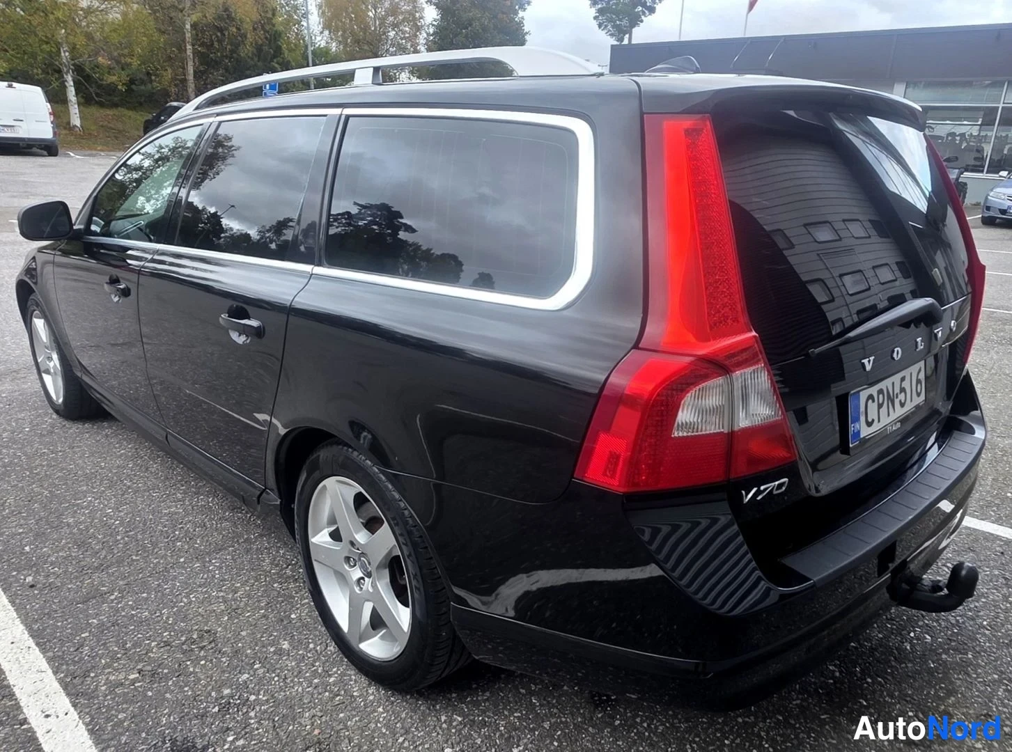 Musta Volvo V70 2011, kuva 34