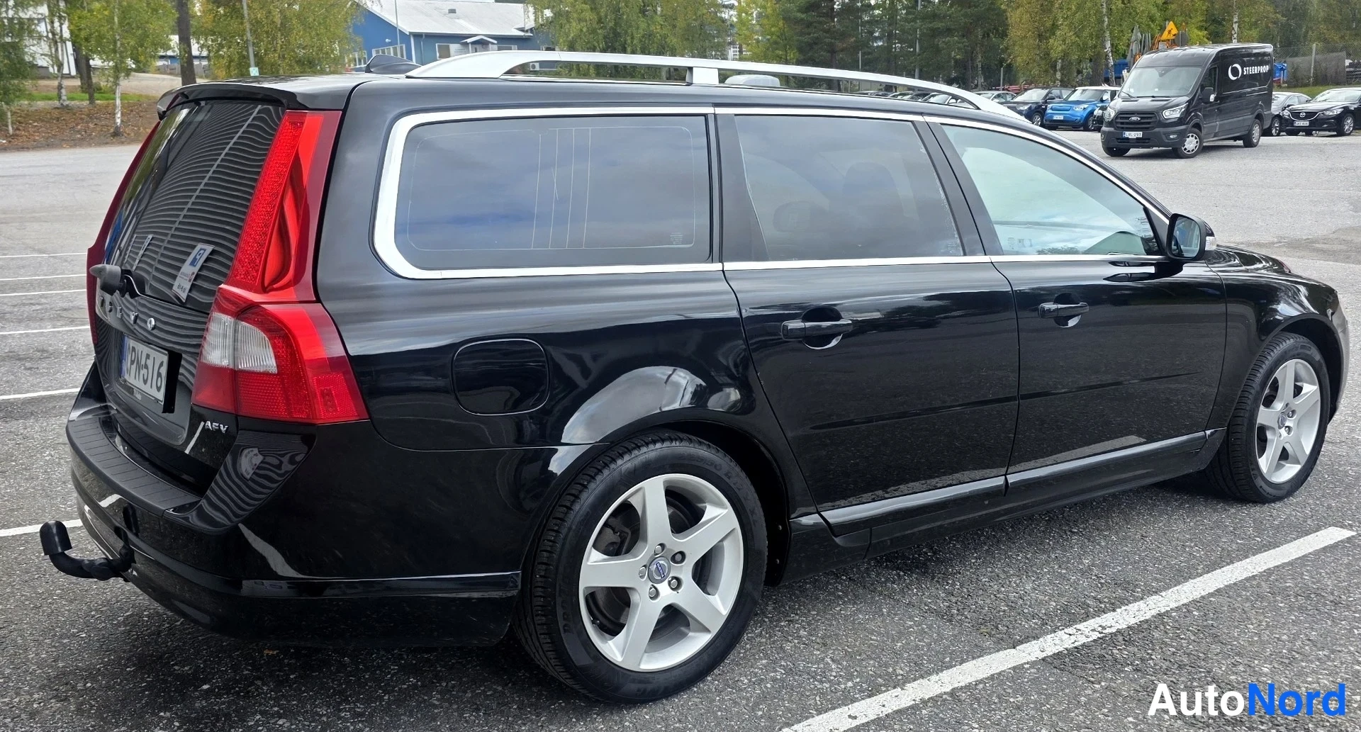 Musta Volvo V70 2011, takaviisto, kuva 15