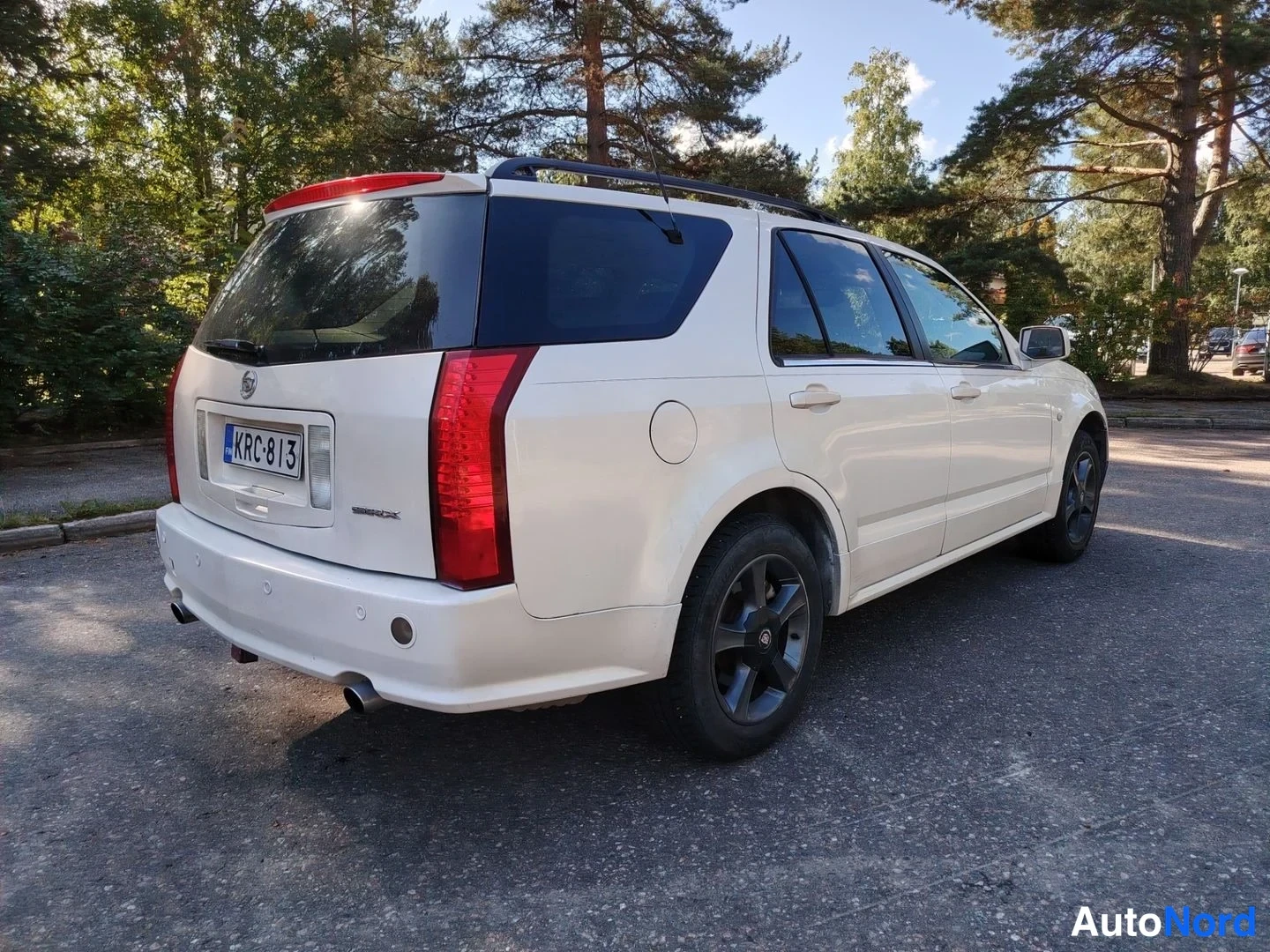Valkoinen Cadillac SRX 2004, takaviisto, kuva 6