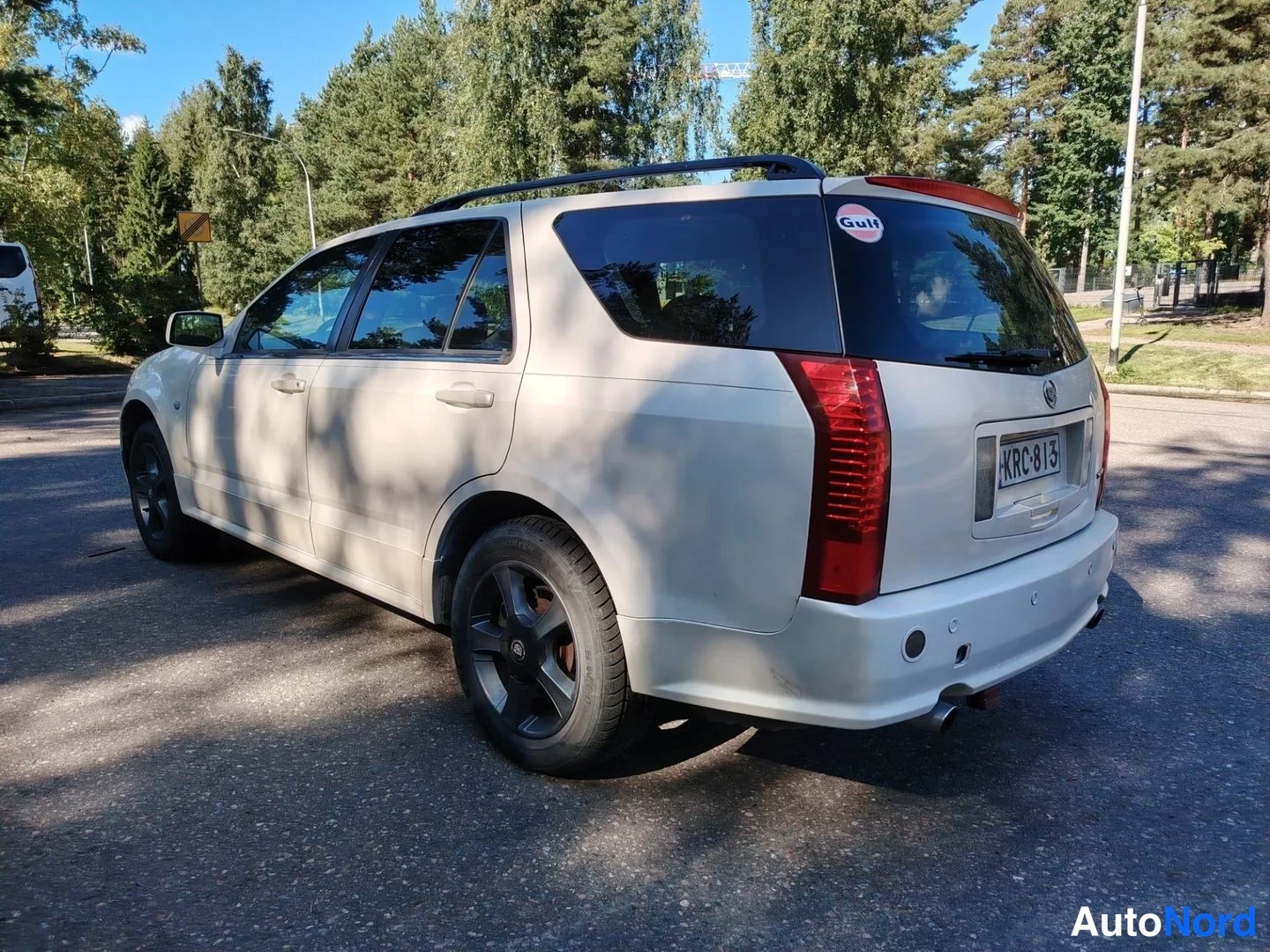 Valkoinen Cadillac SRX 2004, takaviisto, kuva 7