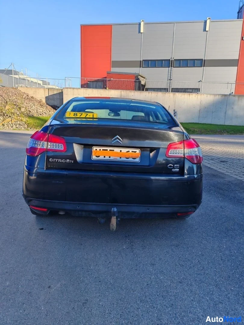 Musta Citroen C5 2011, takaa, kuva 9