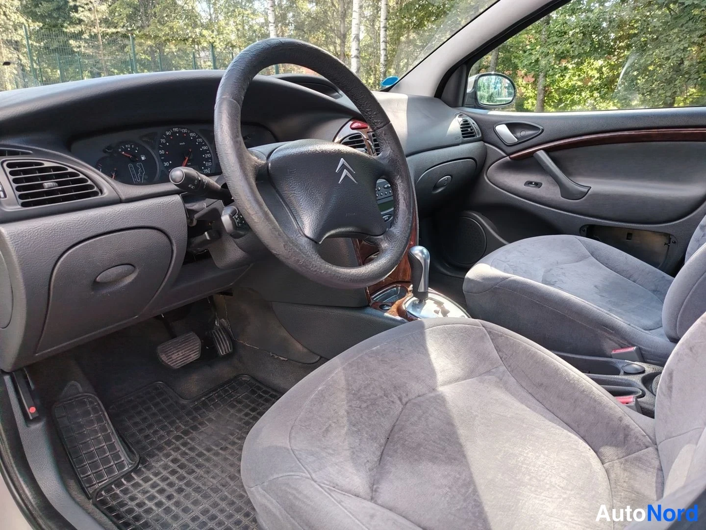 Beige Citroen C5 2004, ohjaamo, kuva 11