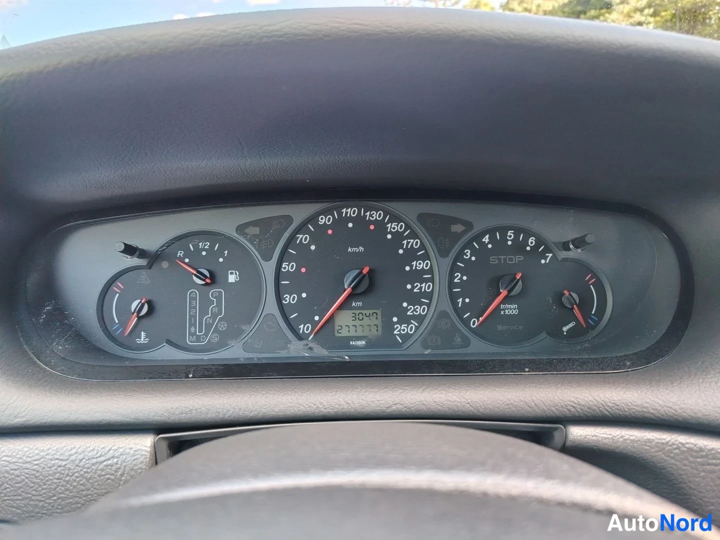 Beige Citroen C5 2004, yksityiskohta, kuva 17