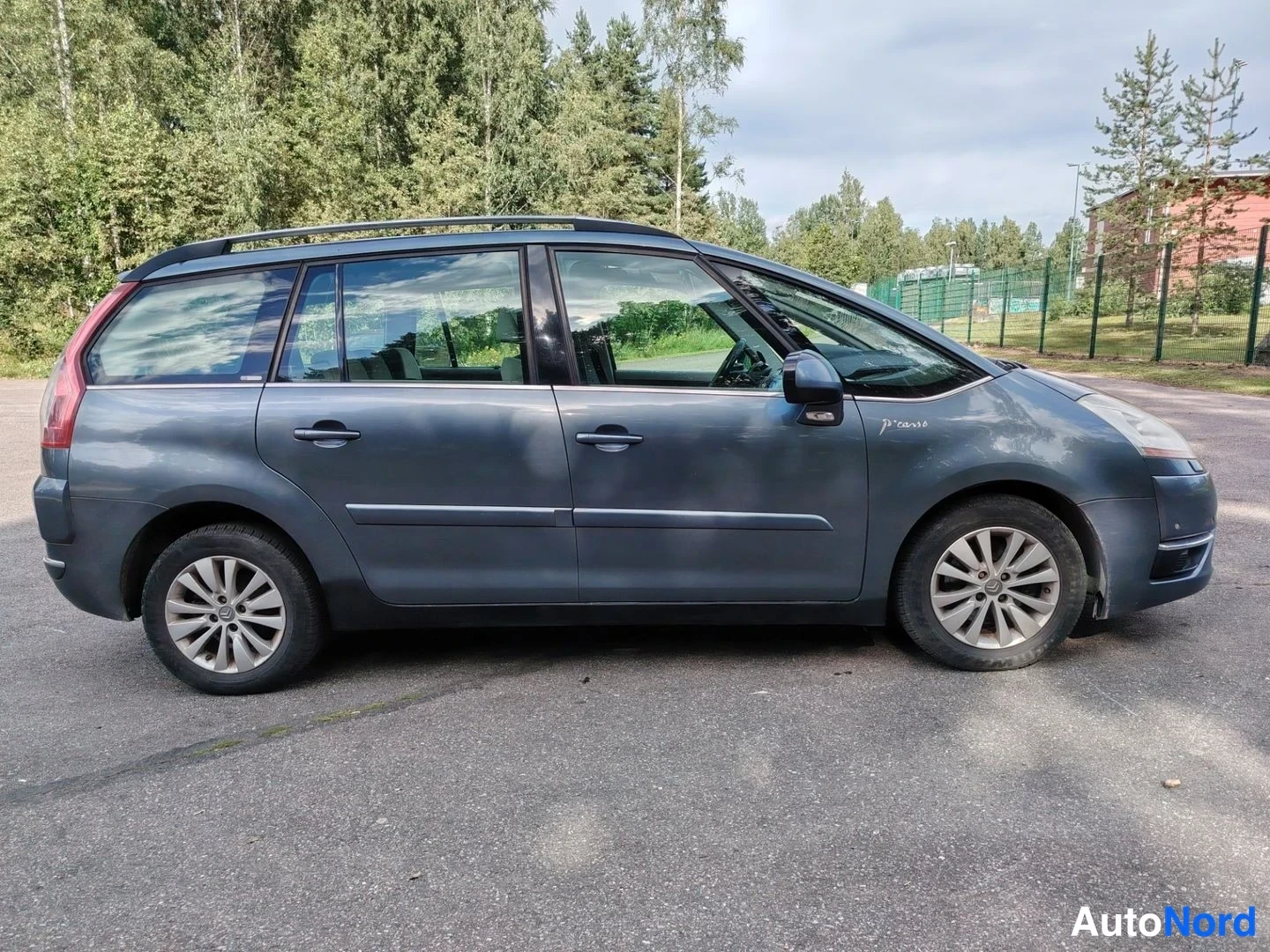 Harmaa Citroen Grand C4 Picasso 2007, etuviisto, keula oikealle, kuva 4