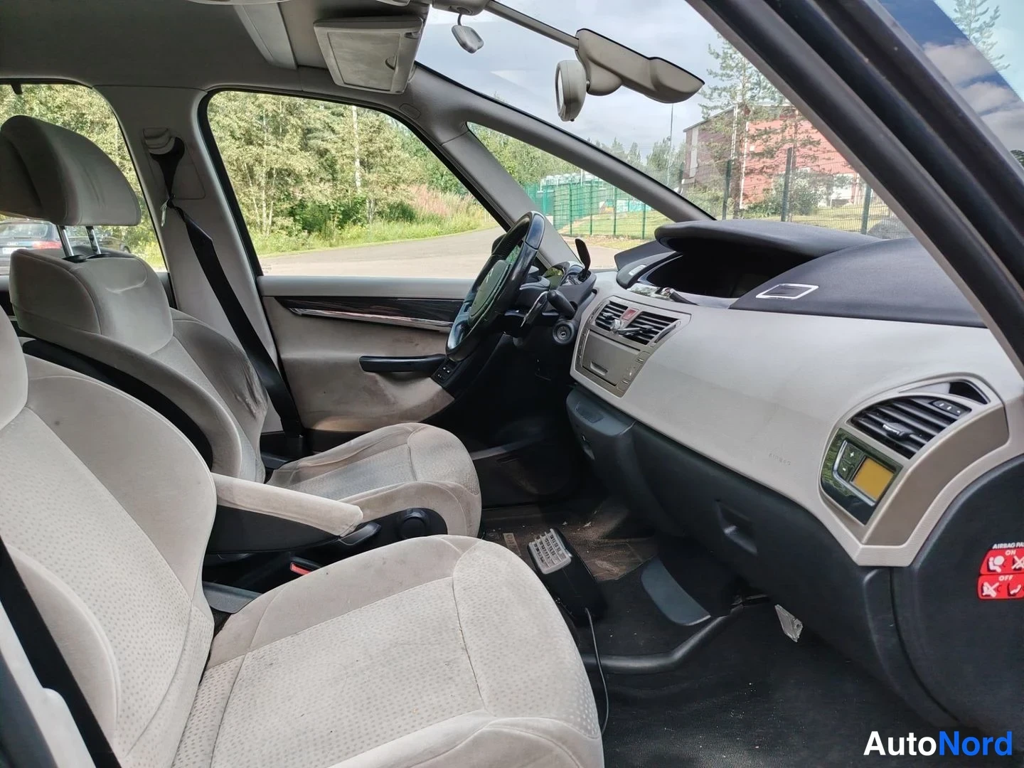 Harmaa Citroen Grand C4 Picasso 2007, ohjaamo, kuva 9
