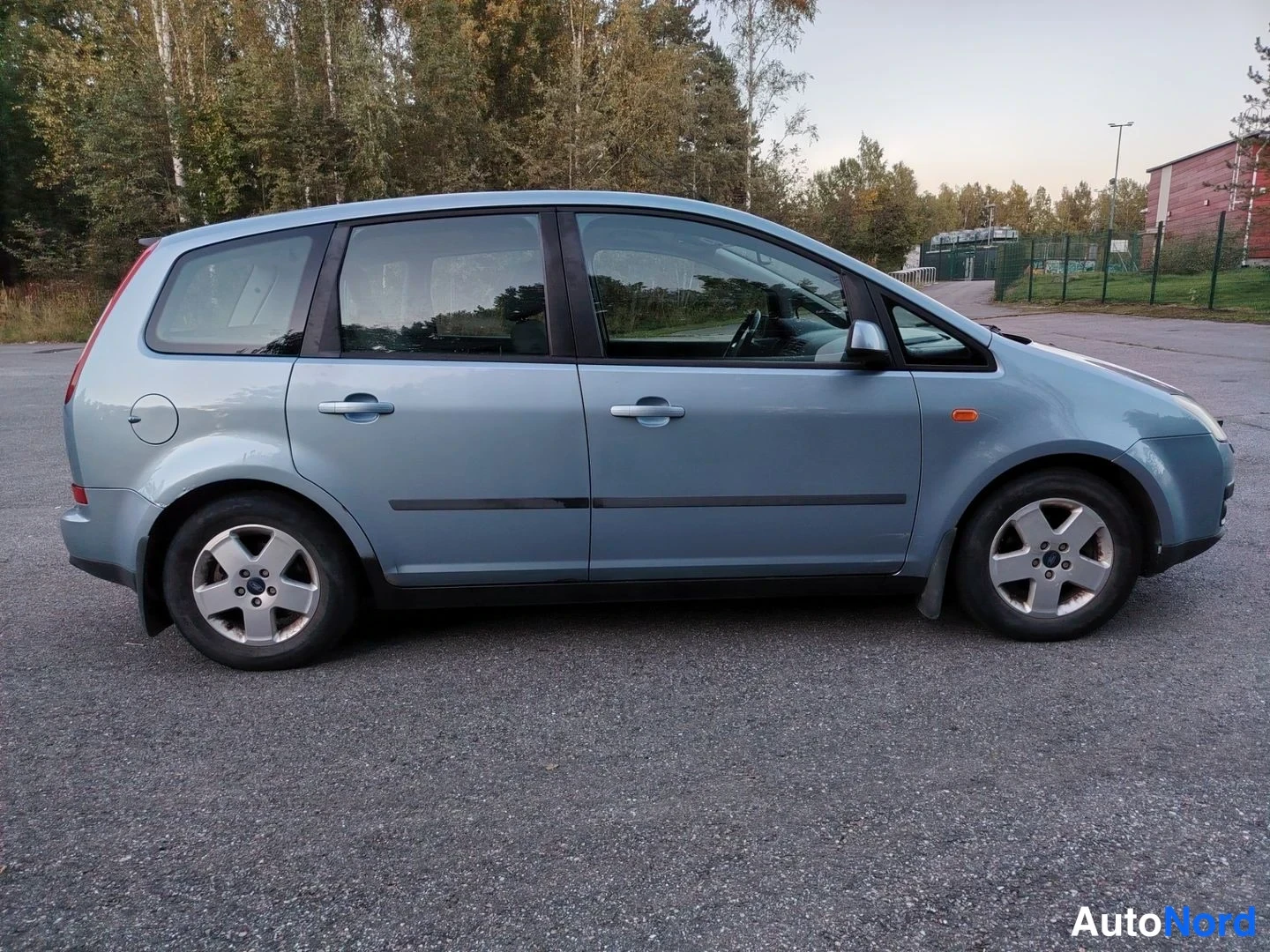 Sininen Ford C-Max 2006, sivulta, kuva 5