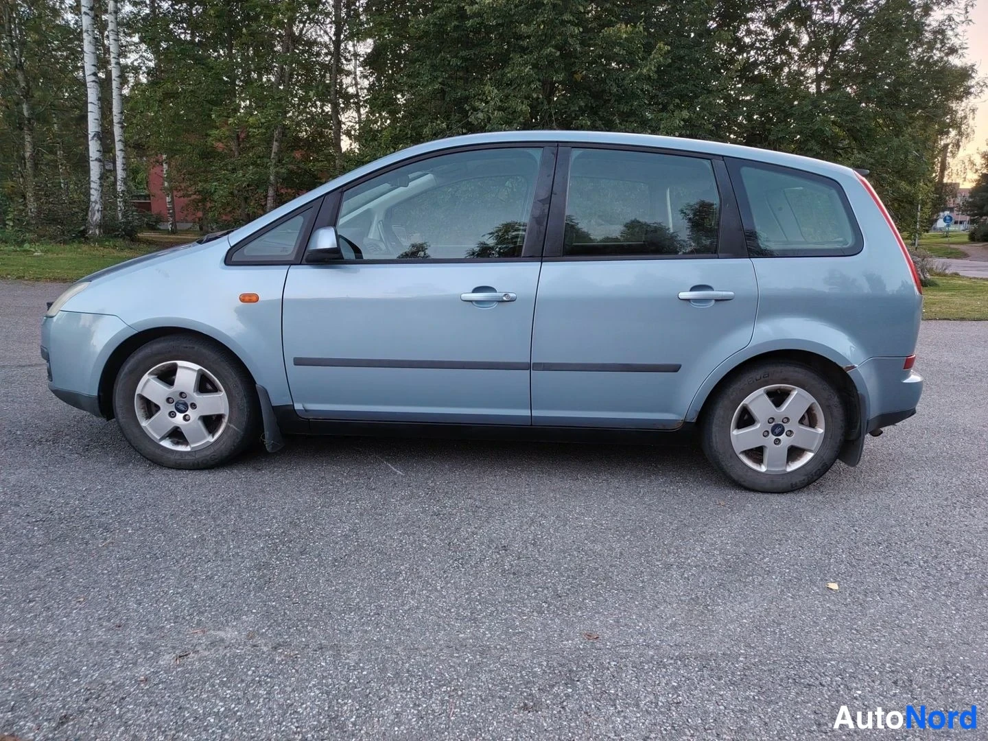 Sininen Ford C-Max 2006, sivulta, kuva 4