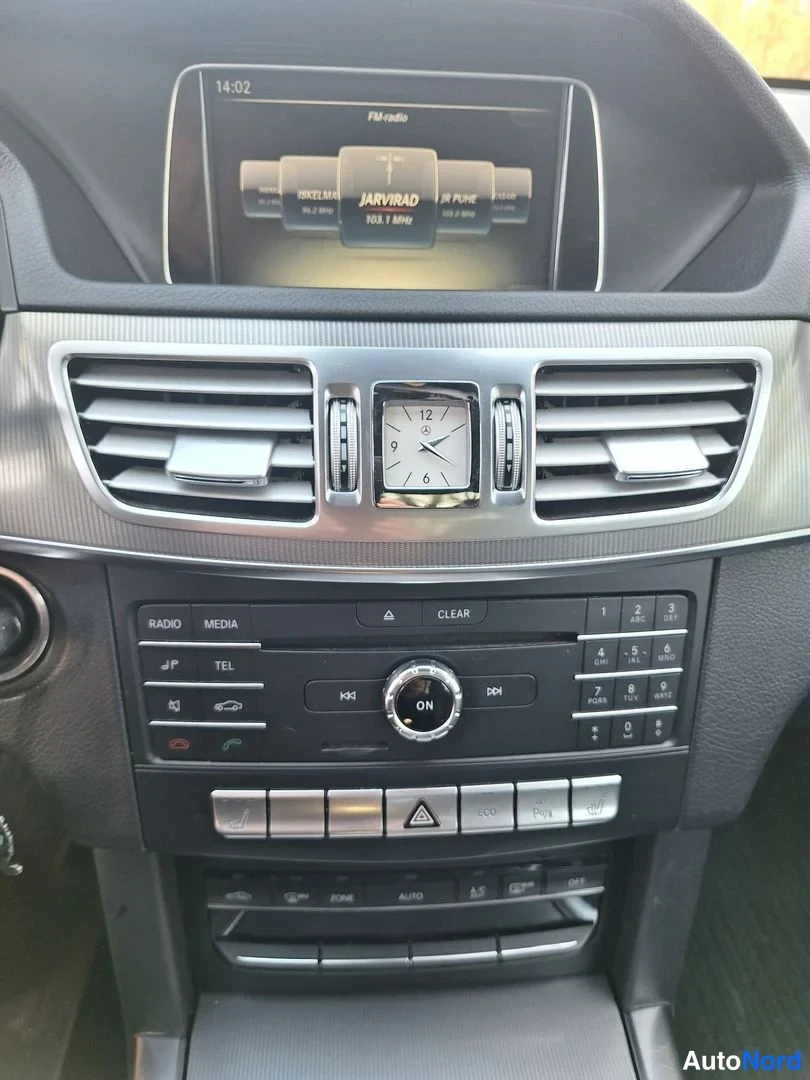 Harmaa Mercedes-Benz E 200 BlueTEC 2016, yksityiskohta, kuva 15