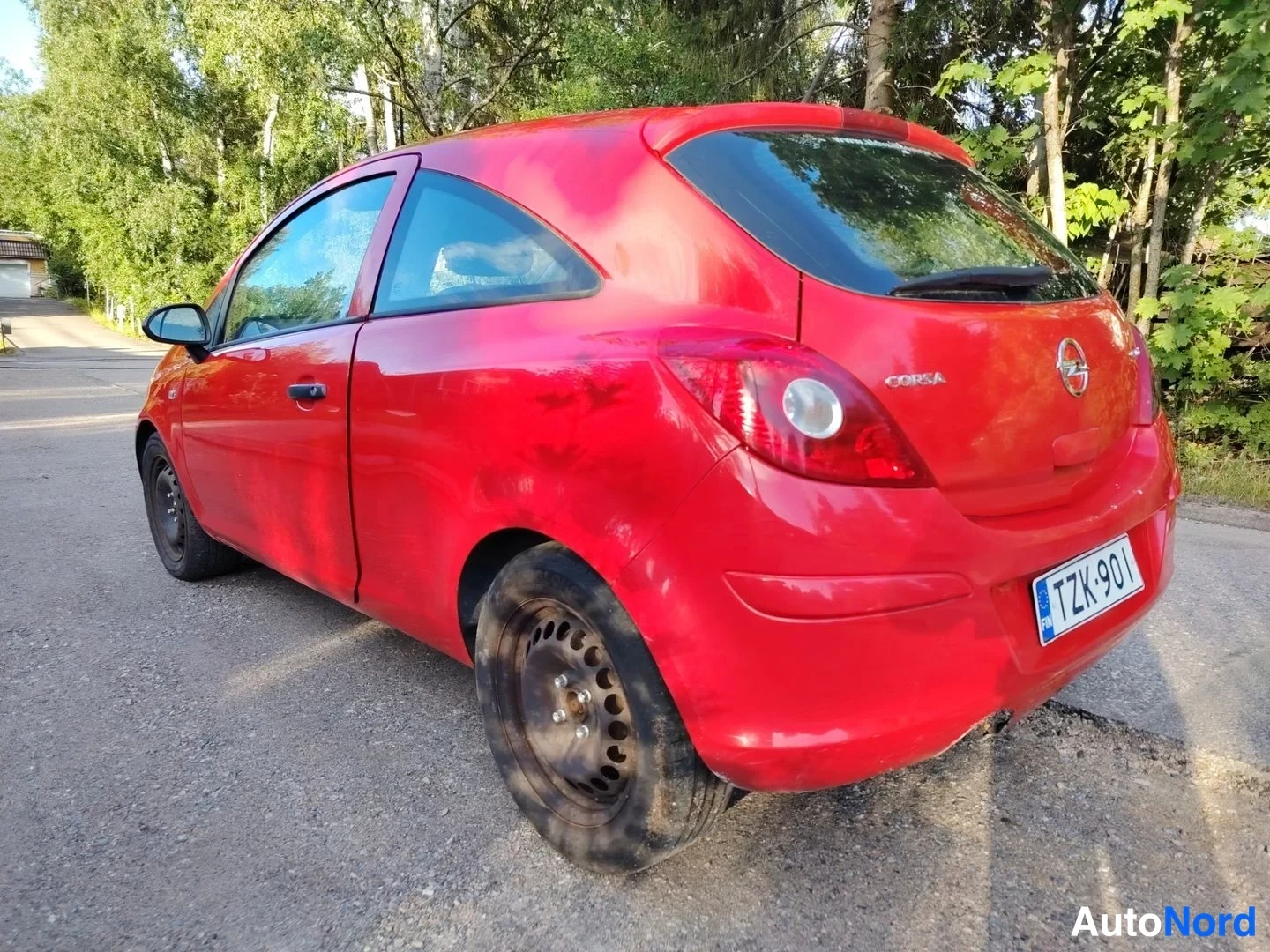 Punainen Opel Corsa 2015, takaviisto, kuva 6