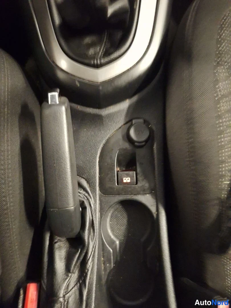Ruskea Peugeot 308 2010, yksityiskohta, kuva 16