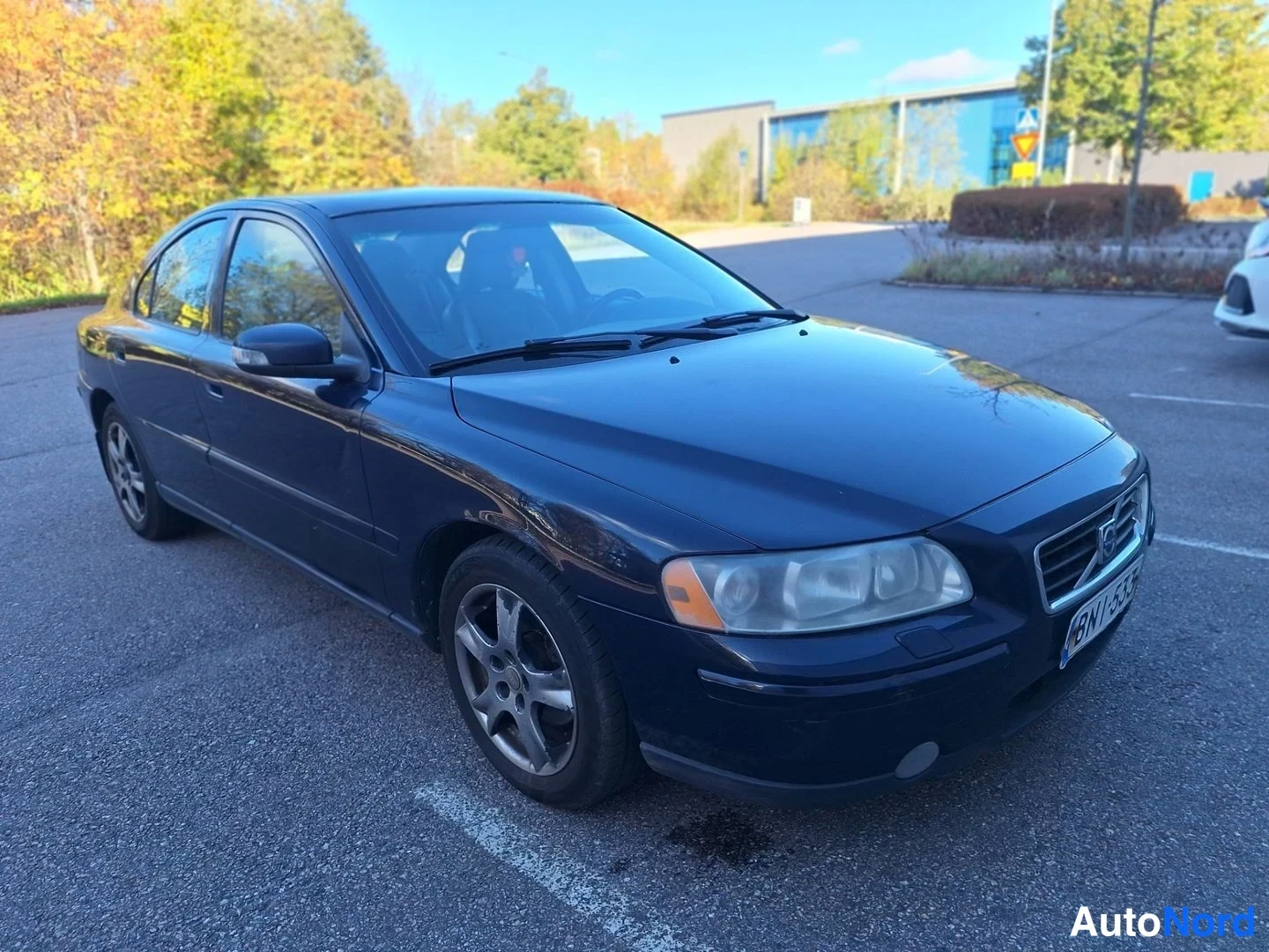 Sininen Volvo S60 2007, etuviisto, keula oikealle, kuva 3