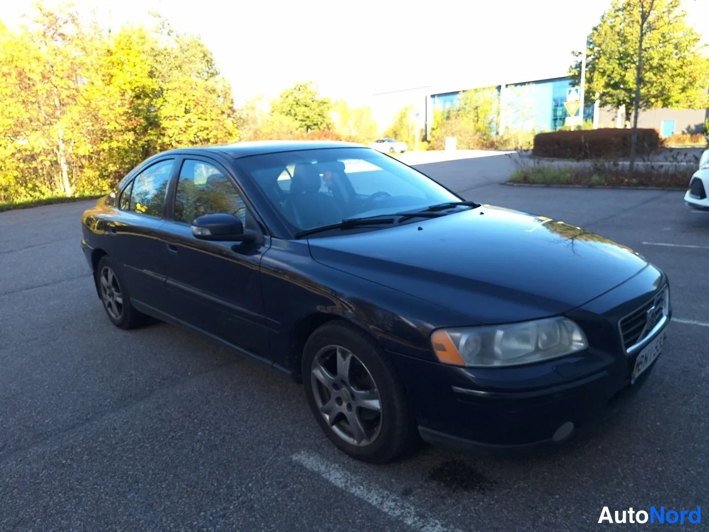 Sininen Volvo S60 2007, etuviisto, keula oikealle, kuva 4