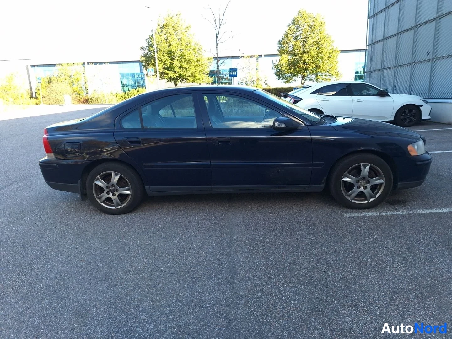 Sininen Volvo S60 2007, sivulta, kuva 7