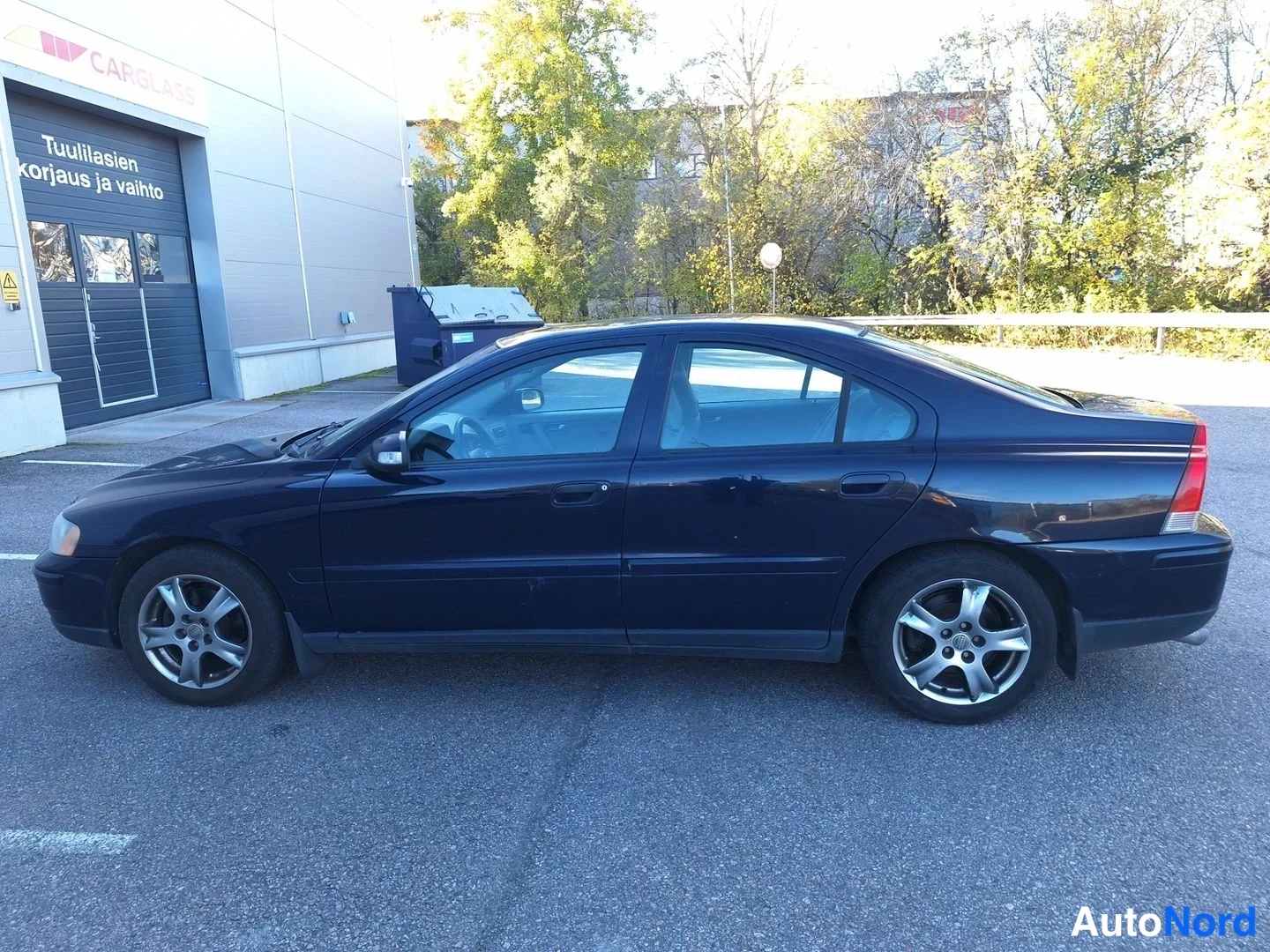 Sininen Volvo S60 2007, sivulta, kuva 8