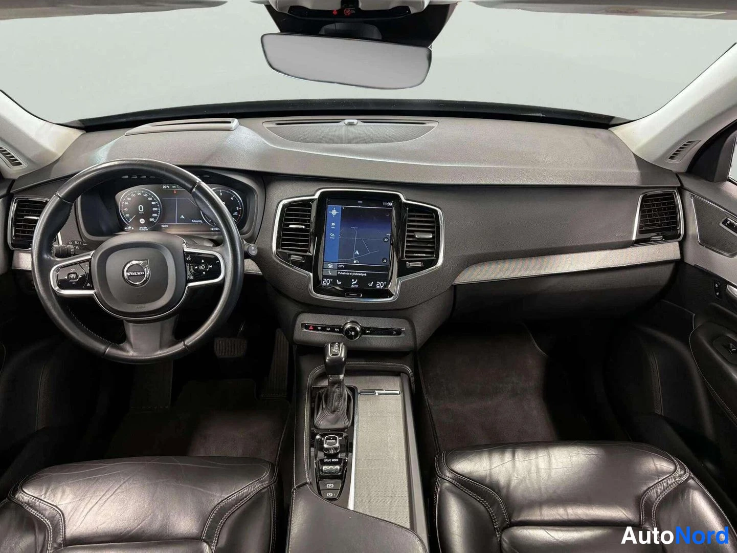Musta Volvo XC90 2015, ohjaamo, kuva 10