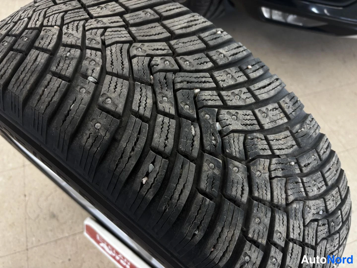 Musta Volvo XC90 2015, yksityiskohta, kuva 25