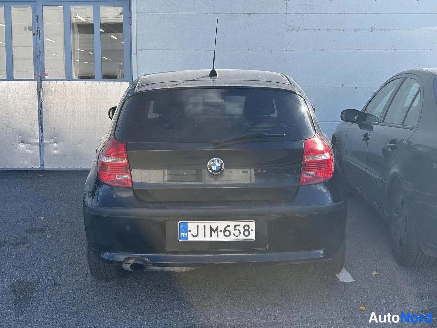 Musta BMW 116i 2011, takaa, kuva 5