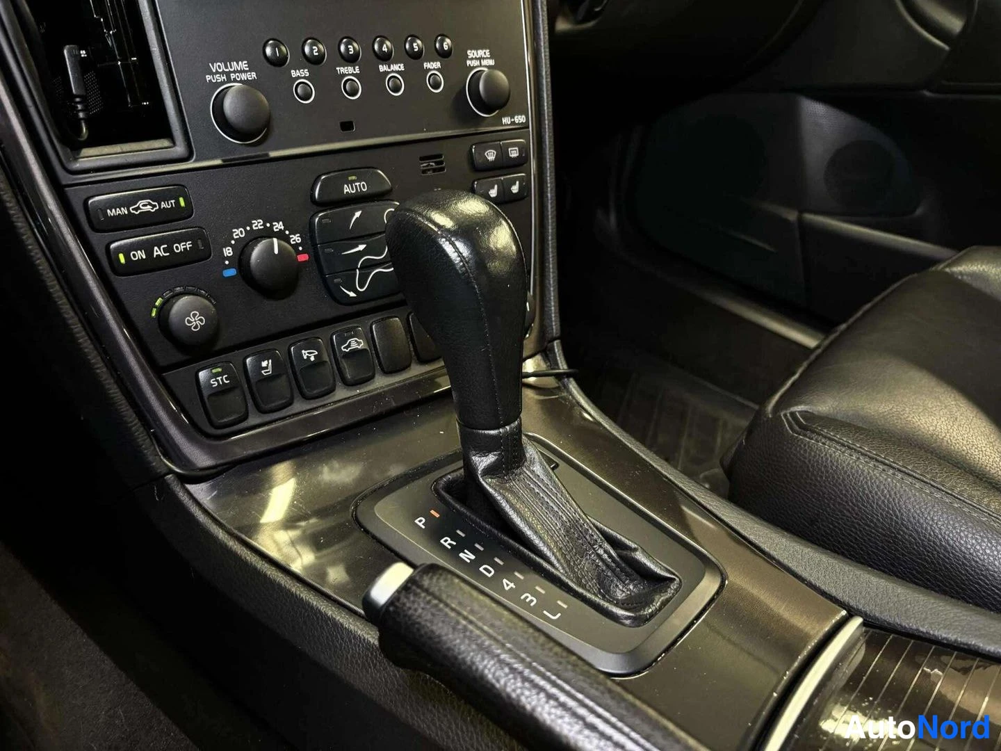 Sininen Volvo S60 2005, yksityiskohta, kuva 19