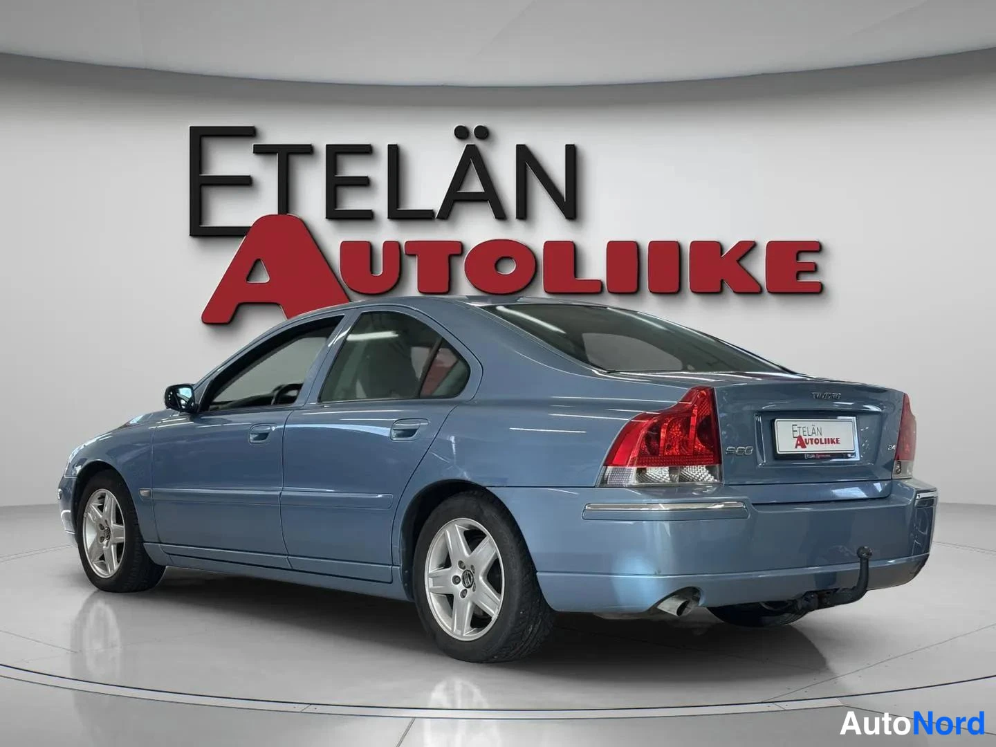 Sininen Volvo S60 2005, takaviisto, kuva 6