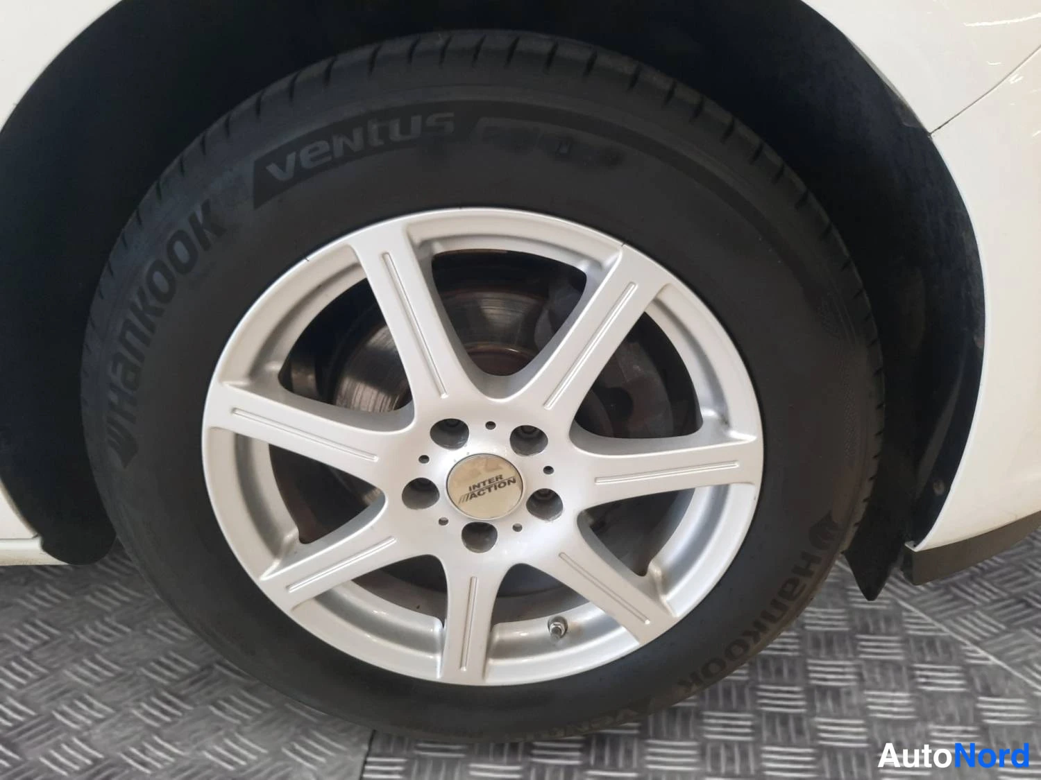 Valkoinen Opel Astra Sports Tourer 2014, yksityiskohta, kuva 17