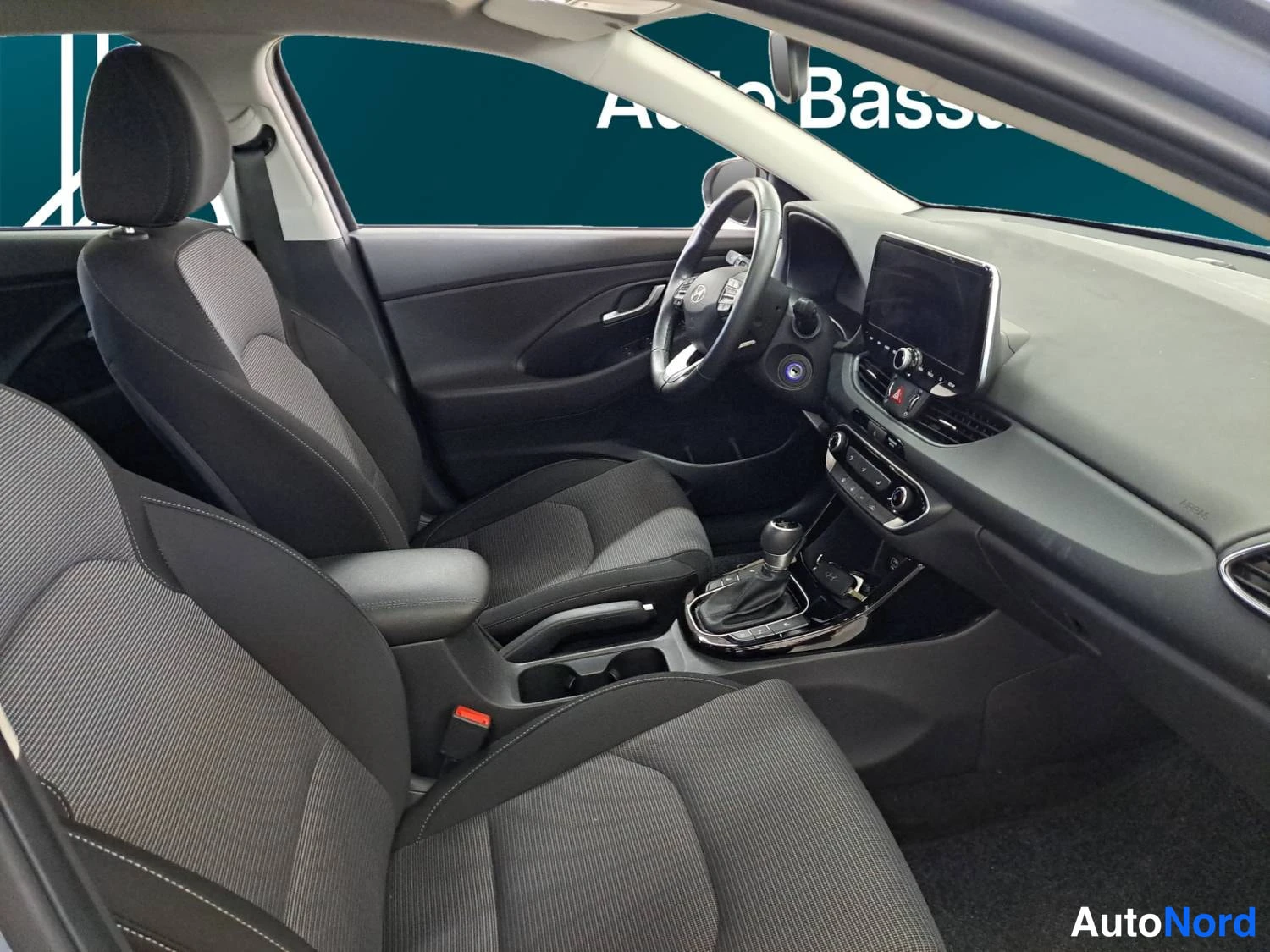 Harmaa Hyundai I30 2025, ohjaamo, kuva 12