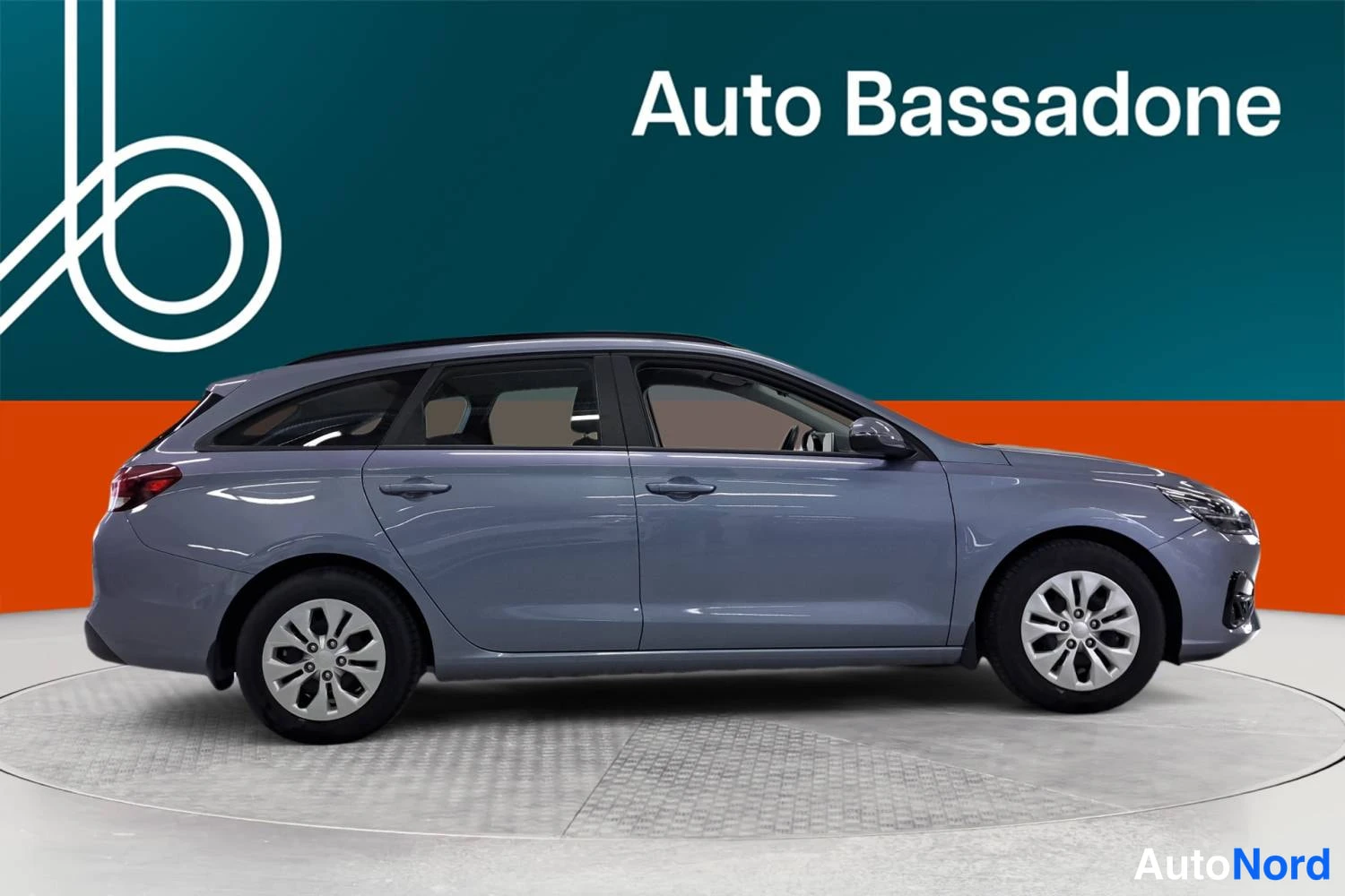 Harmaa Hyundai I30 2025, sivulta, kuva 4