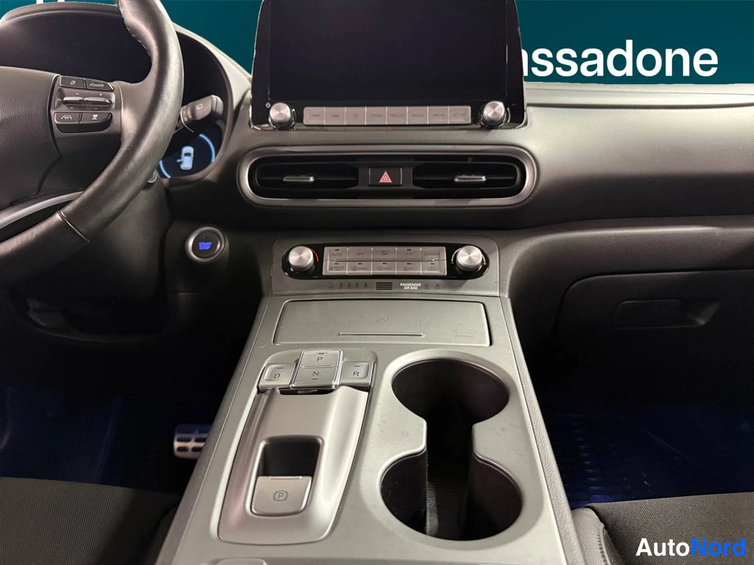Sininen Hyundai Kona electric 2022, yksityiskohta, kuva 14