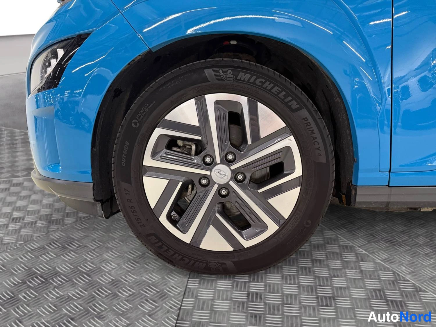 Sininen Hyundai Kona electric 2022, yksityiskohta, kuva 16