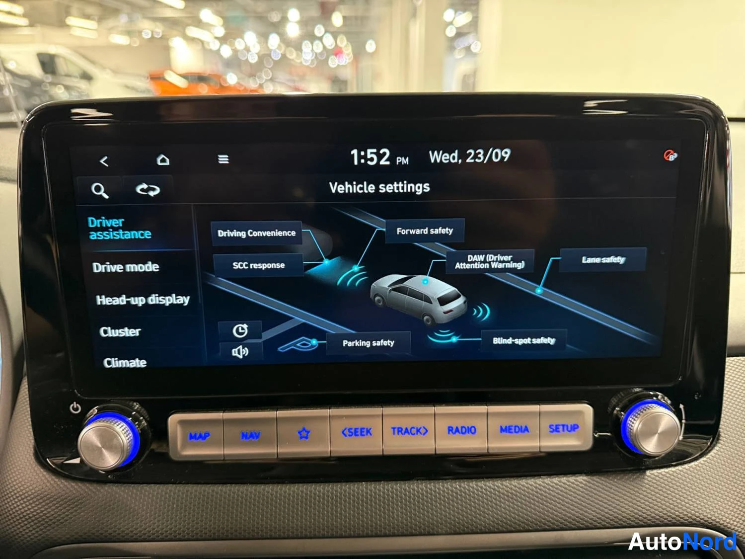 Sininen Hyundai Kona electric 2022, yksityiskohta, kuva 28