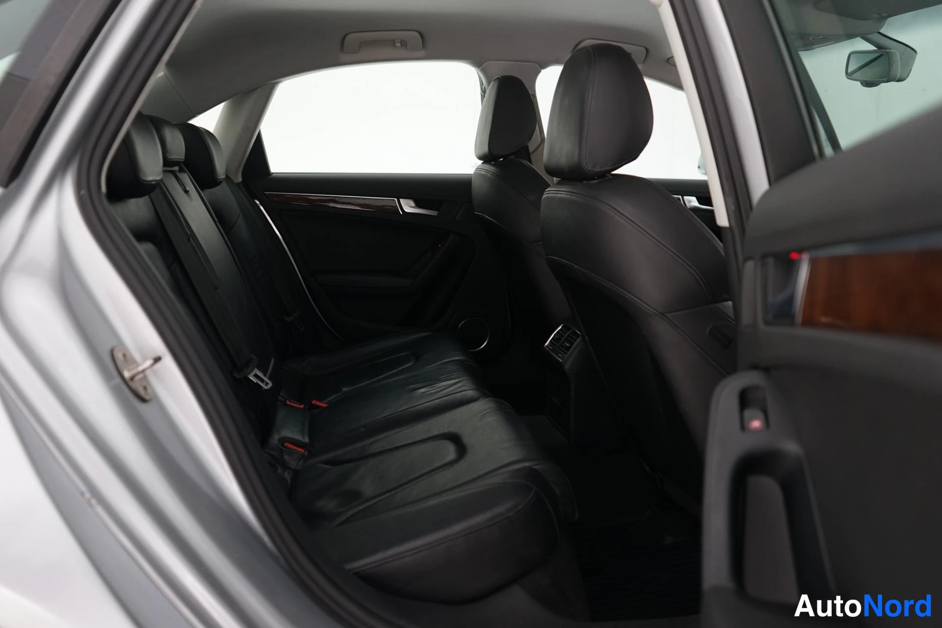 Hopea Audi A4 2008, takaistuimet, kuva 10