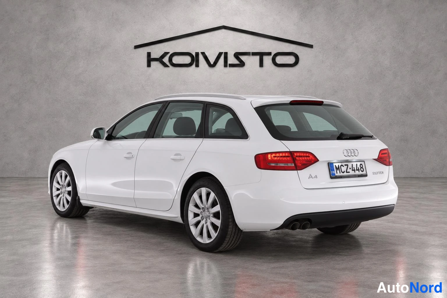 Valkoinen Audi A4 2010, takaviisto, kuva 5