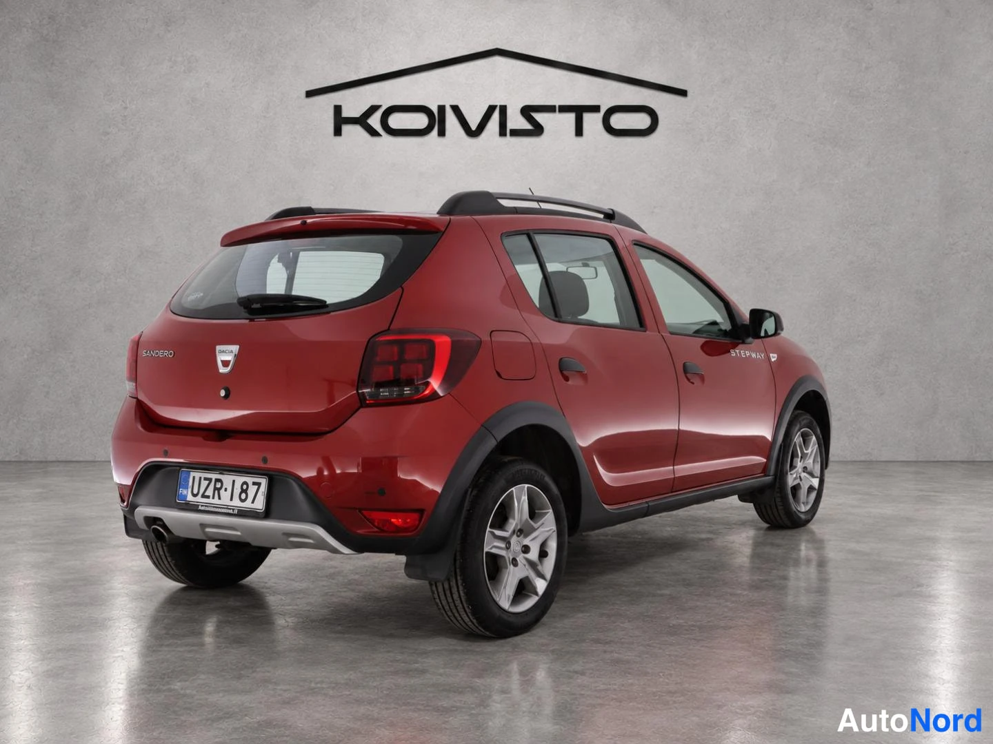 Punainen Dacia Sandero 2017, takaviisto, kuva 5
