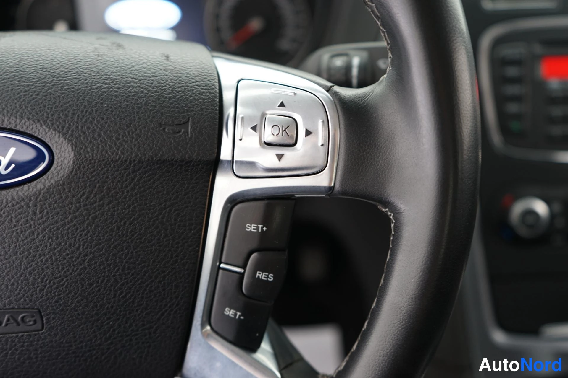 Ruskea Ford Mondeo 2011, yksityiskohta, kuva 12