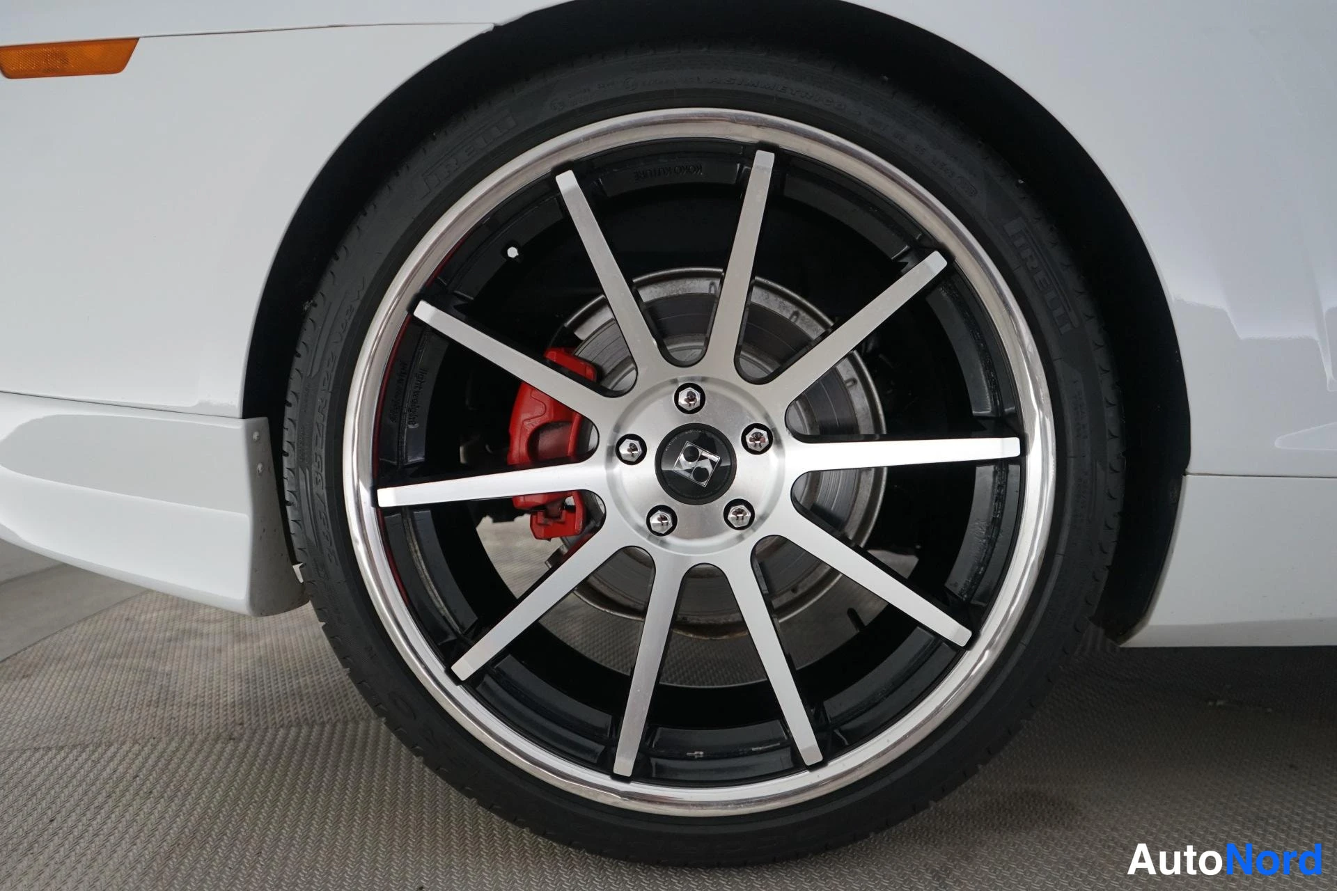 Valkoinen Chevrolet Camaro 2010, yksityiskohta, kuva 14