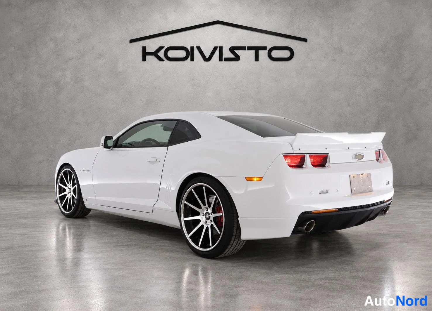 Valkoinen Chevrolet Camaro 2010, takaviisto, kuva 4