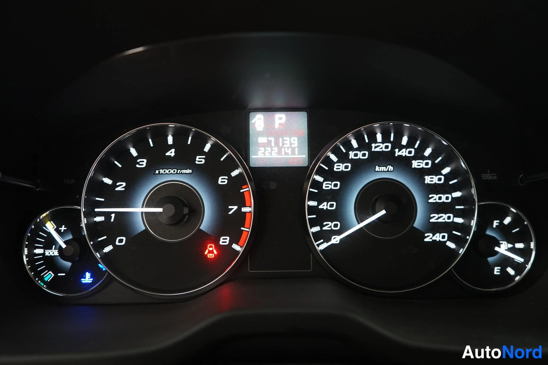 Musta Subaru Outback 2011, yksityiskohta, kuva 14