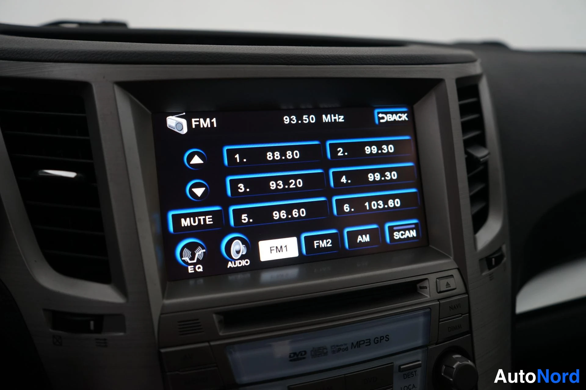 Musta Subaru Outback 2011, yksityiskohta, kuva 15